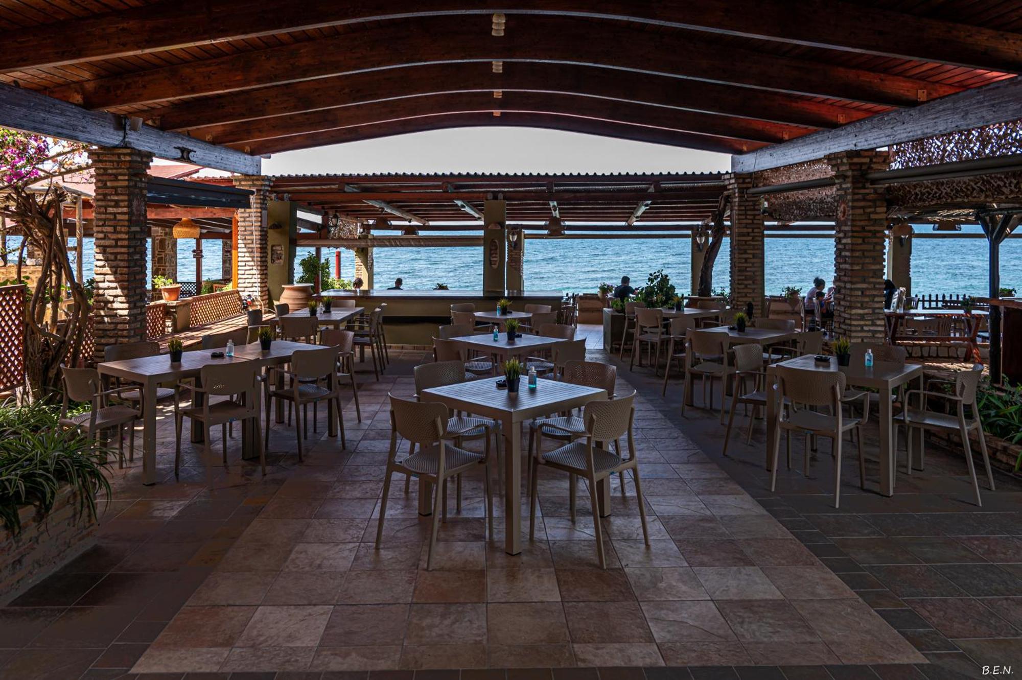 Castella Beach Alissos Exterior photo